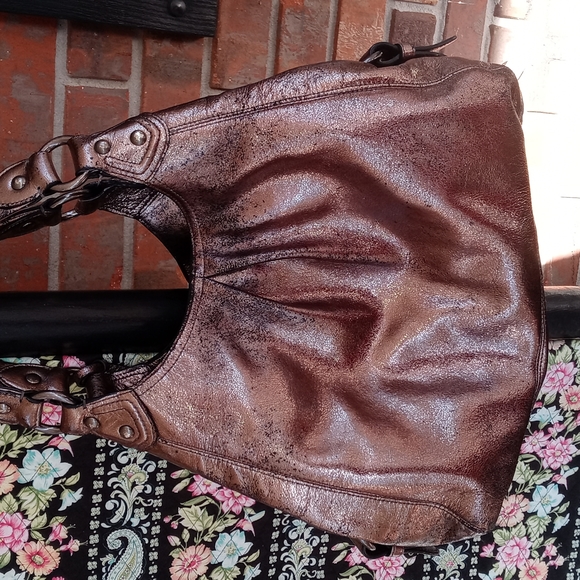 COACH MADISON CRACKLED METALLIC LEATHER MAGGIE SHOULDER HAND BAG. PEWTER COLOR - Picture 4 of 10